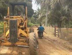 PTPN IV Regional 4 Perbaiki Jalan Desa Lidung, Akses Jalan ke Ibukota Kab. Sarolangun