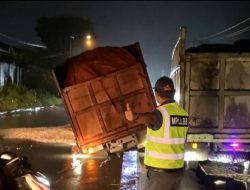 Satgas MPLB Gercep Urai Kemacetan, Ditengah Cuara Buruk Arus Lintas Jalan Baru