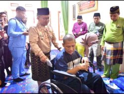 Wali Kota Jambi Gandeng Baznas, Serahkan Kursi Roda dan Aktifkan BPJS Warga Stroke di Paal Merah