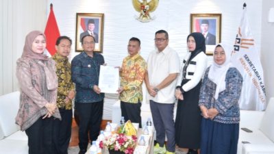 Ketua DPRD dan Wali Kota Jambi Serahkan Surat Permohonan ke Presiden, terkait Zona Merah Pertamina