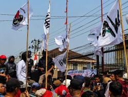 Walhi bersama BPR Dampingi Ratusan Warga Geruduk Kantor PT SAS, Dinilai Langgar Kesepakatan Minta Segera Ditutup