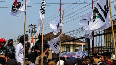 Walhi bersama BPR Dampingi Ratusan Warga Geruduk Kantor PT SAS, Dinilai Langgar Kesepakatan Minta Segera Ditutup