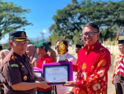 Peduli Kebersihan Lingkungan, PTPN IV Regional IV Kebun Solok Selatan Raih Penghargaan Bupati