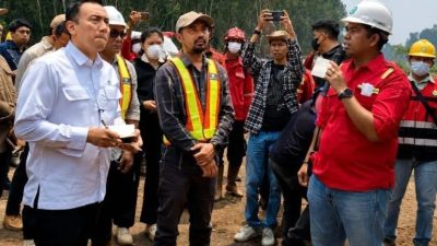 Dorong Percontohan Atas Karhutla, Wamen LH Tinjau Pembasahan Gambut Lahan PT WKS