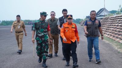 Gubernur Al Haris dan Danrem 042/Gapu Pantau Karhutla Tanjabtim dari Udara