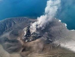 Gunung Anak Krakatau Kembali Erupsi Pagi Ini, Warga Diminta Jauhi Zona Bahaya